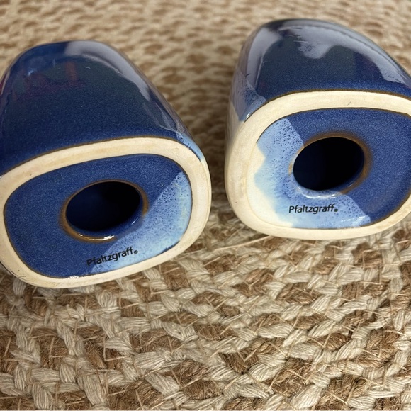 Pfaltzgraff salt and pepper shaker set. Blue Ridge pattern, excellent condition. - Picture 3 of 9